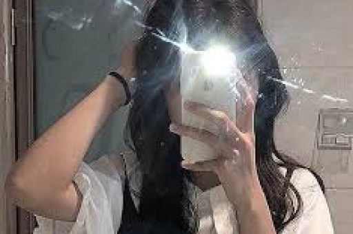 冉莹颖人设崩了想和邹市明收入AA女方账号被冲 网友神评太扎心