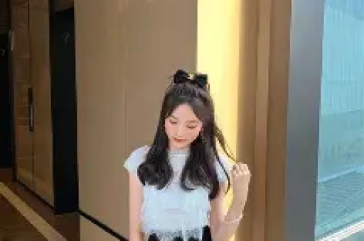 结婚几十年零绯闻看清何冰妻子是谁后才懂他为何不敢乱来